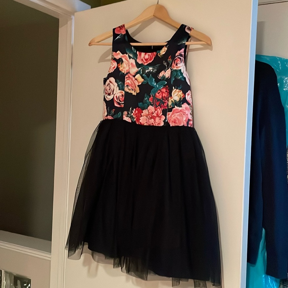 Beautiful floral kids dress with tulle!